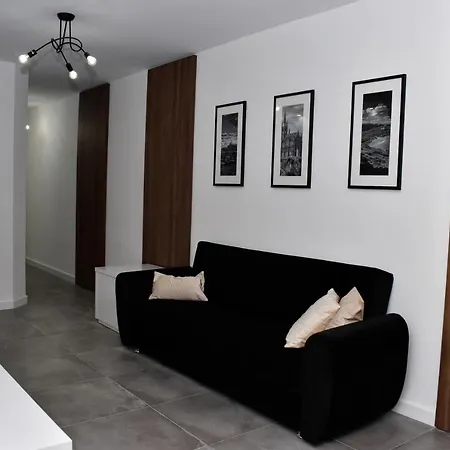 Golden Rays Apartment *